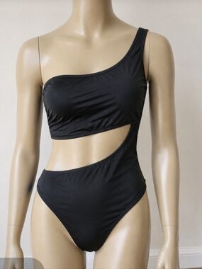 Asymmetric One-Shoulder Black Cutout One-Piece Swimsuit